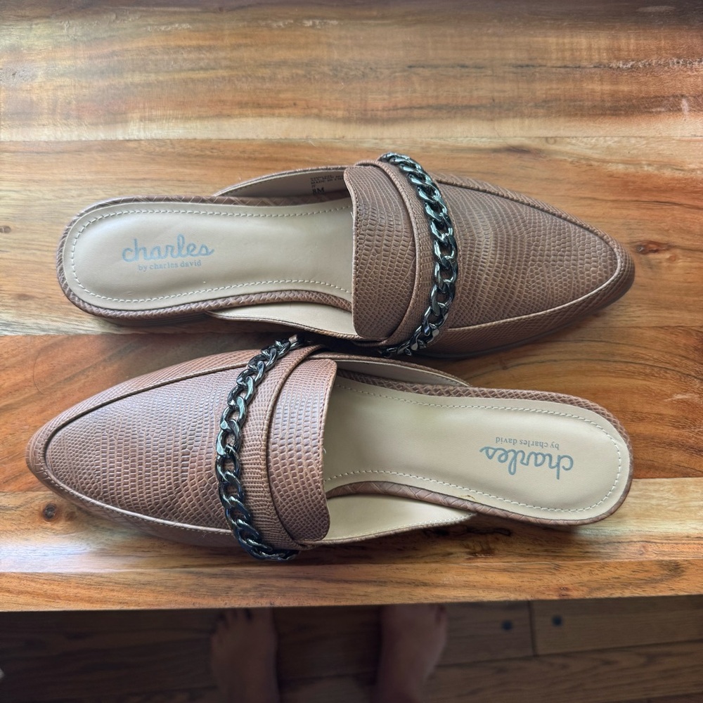 CHARLES Brown Pointed Toe Mule Flats Chain Detail Slip On Shoes Womens 8 - Picture 2 of 6